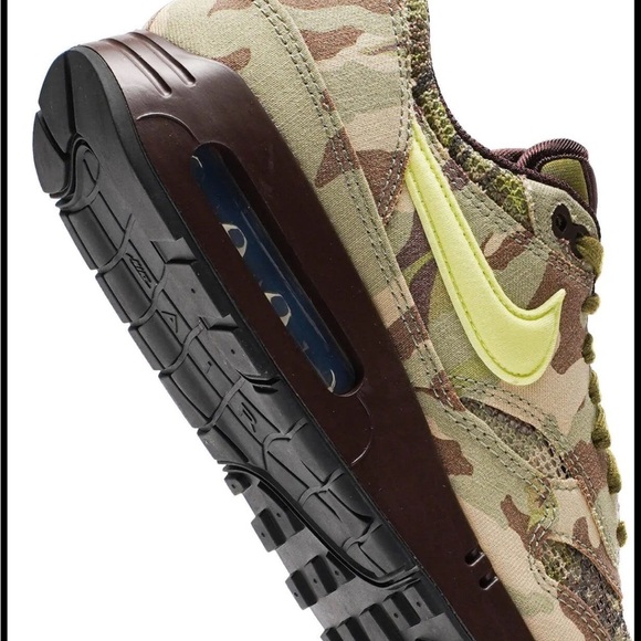 Nike
Air max 1
Camo big bubble
Brand new - Picture 9 of 11